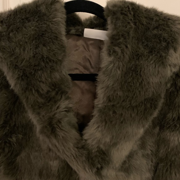 Urban Behavior Teddy Bear Coat. - Picture 2 of 8